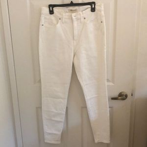 EUC Madewell white skinny jeans with 9in rise